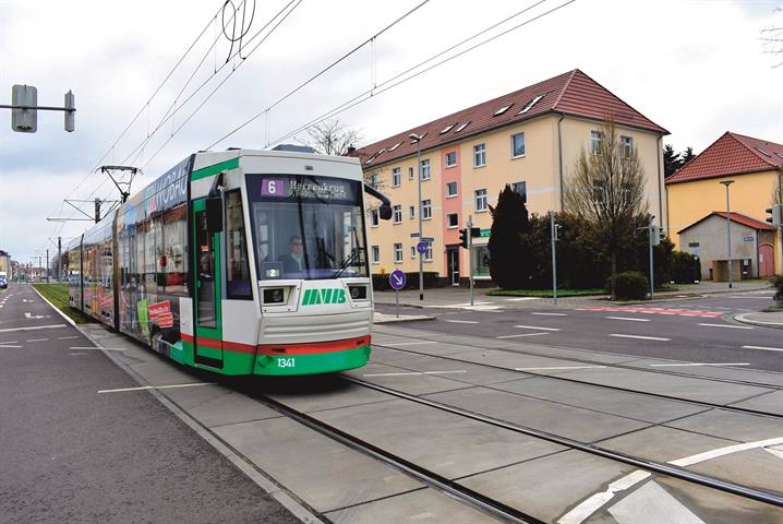 Seit 2018 fahren die MVB-Straßenbahnen über die Neubaustrecke an der Wiener Straße.&#xA;